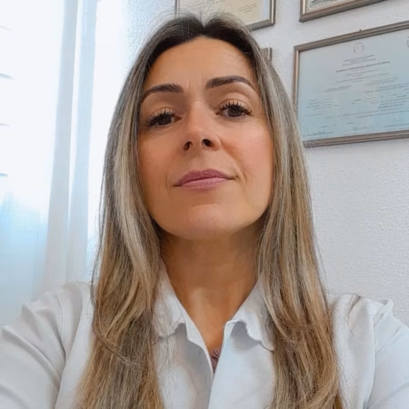 Juliane Costa - Especialista em tratar unha encravada e pé diabético em Colombo